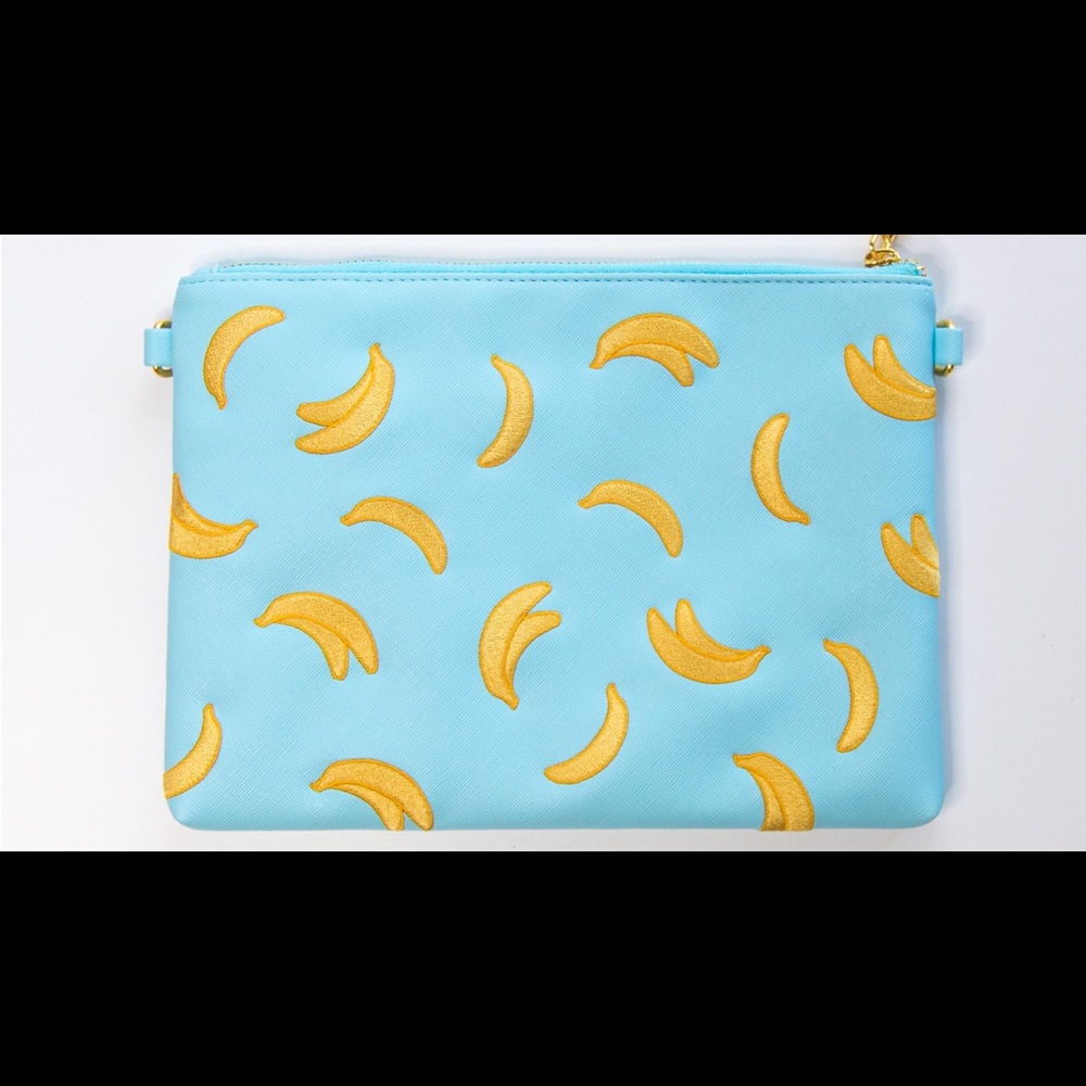 Studio DIY Banana Clutch
